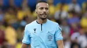 Benfica exige investigação a Cláudio Pereira após expulsão de Jhon Durán