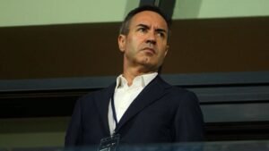 António Salvador enviou carta a Pedro Proença a contestar a arbitragem do jogo contra o Sporting e exigiu uma demissão