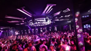 Grupo de encapuzados invade festa de adolescentes em Lisboa e jovem de 16 anos é baleado